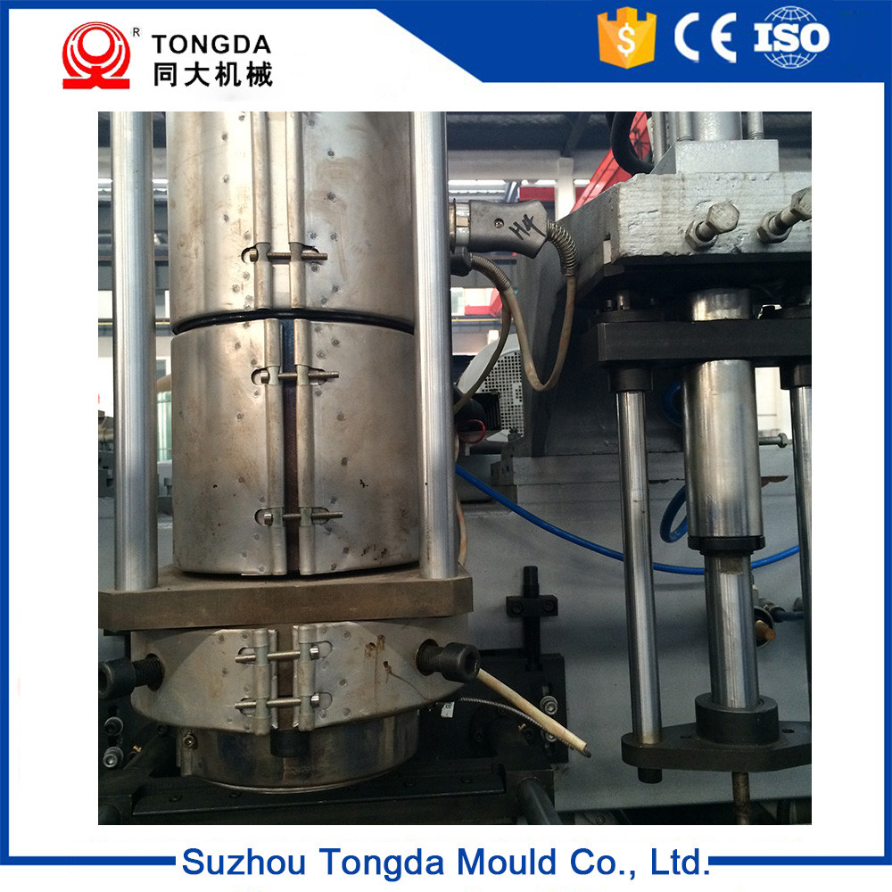 Extrusion blow molding machine for 8 L water bottles