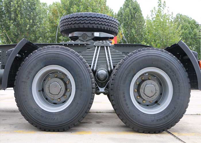 HOWO TRACTOR TRUCK 10 WHEELER WITH SPARE TIRES