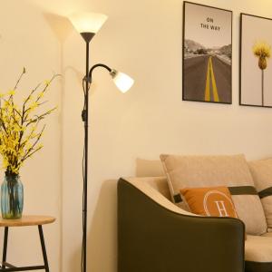 China American modern wrought iron paint floor lamp LED branch bedroom lamp living room lighting(WH-MFL-25) on sale 