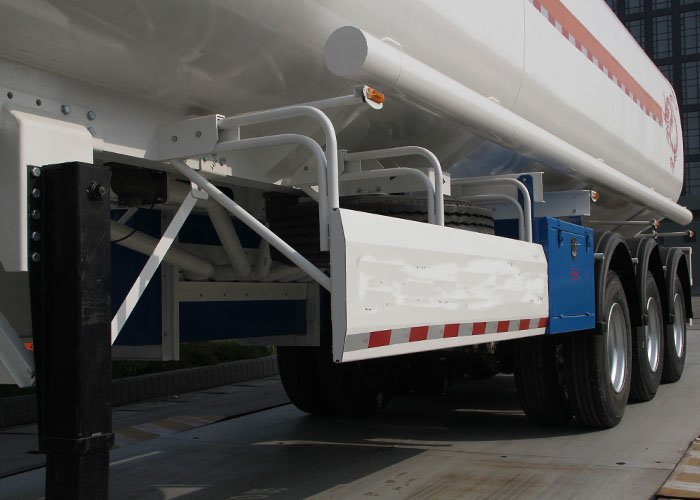 Fuel tanker trailer details