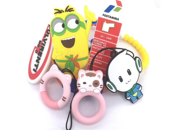 Silicone miscellaneous items custom PVC tide brand cartoon luggage tag bracelet