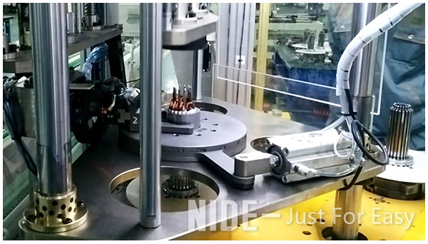 Automatic Stator Winding Inserting Machine For Generator Motor , Three Working Station-3
