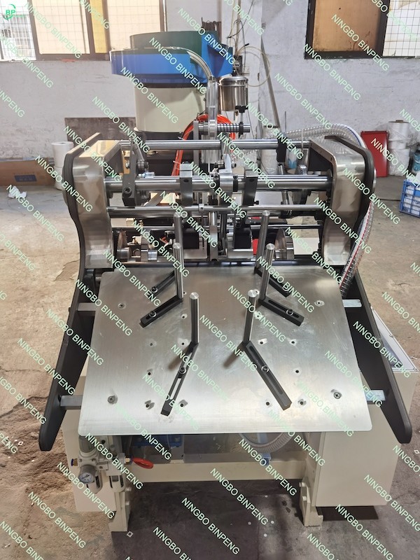 Kraft paper envelope metal clasp insert machine BP001