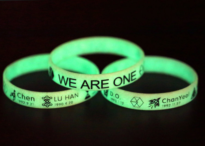 Luminous Silicone bracelet for boys girls custom logo Wristband Recessed Rubber strap words color size