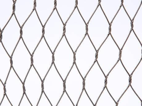 There is interwoven wire rope mesh.