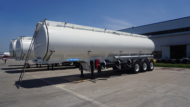 Tri Axle Fuel Tanker Trucks for Sale | 45CBM Gas Tanker Semi Tanker Trailer Price Manufacturer 