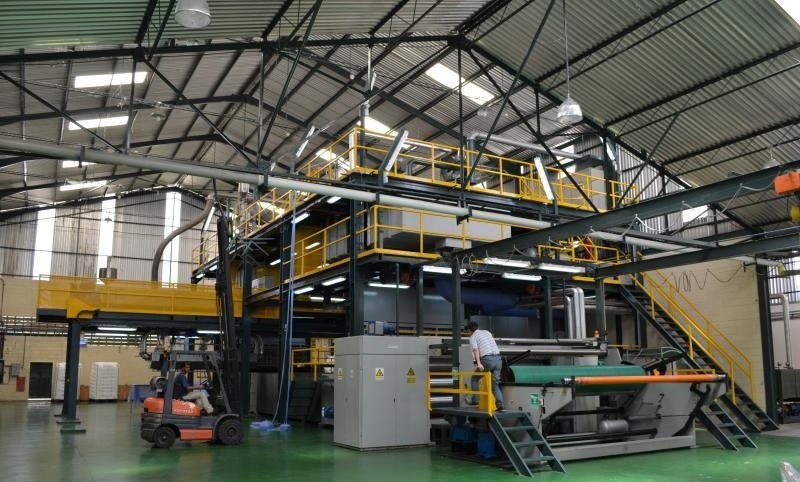 China Cheap Price Non Woven Fabric Polypropylene Melt-Blown Non Woven Fabric Making Machine