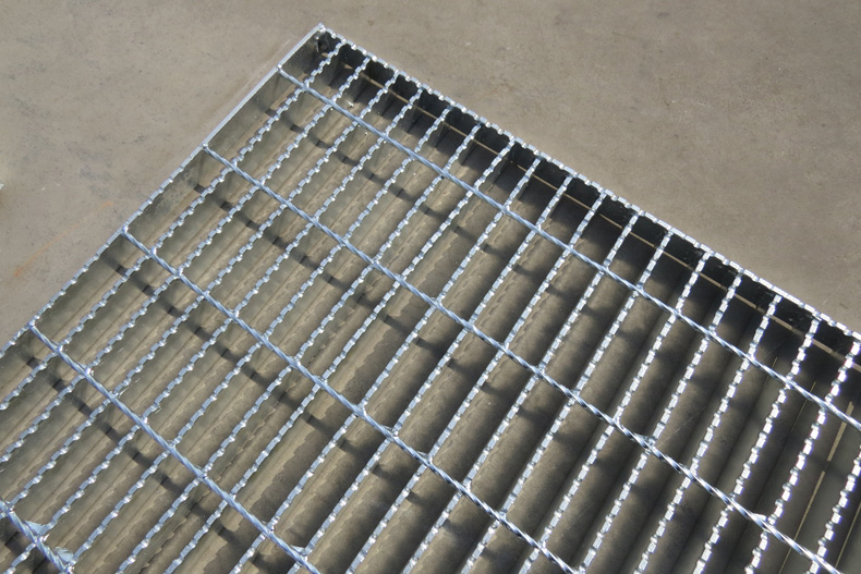 toothed grating plate