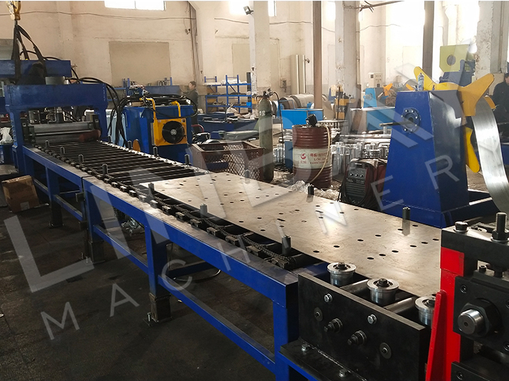 High Speed Automatic Perforated W-Beam And Thrie-Beam Guardrail Roll Forming Machine