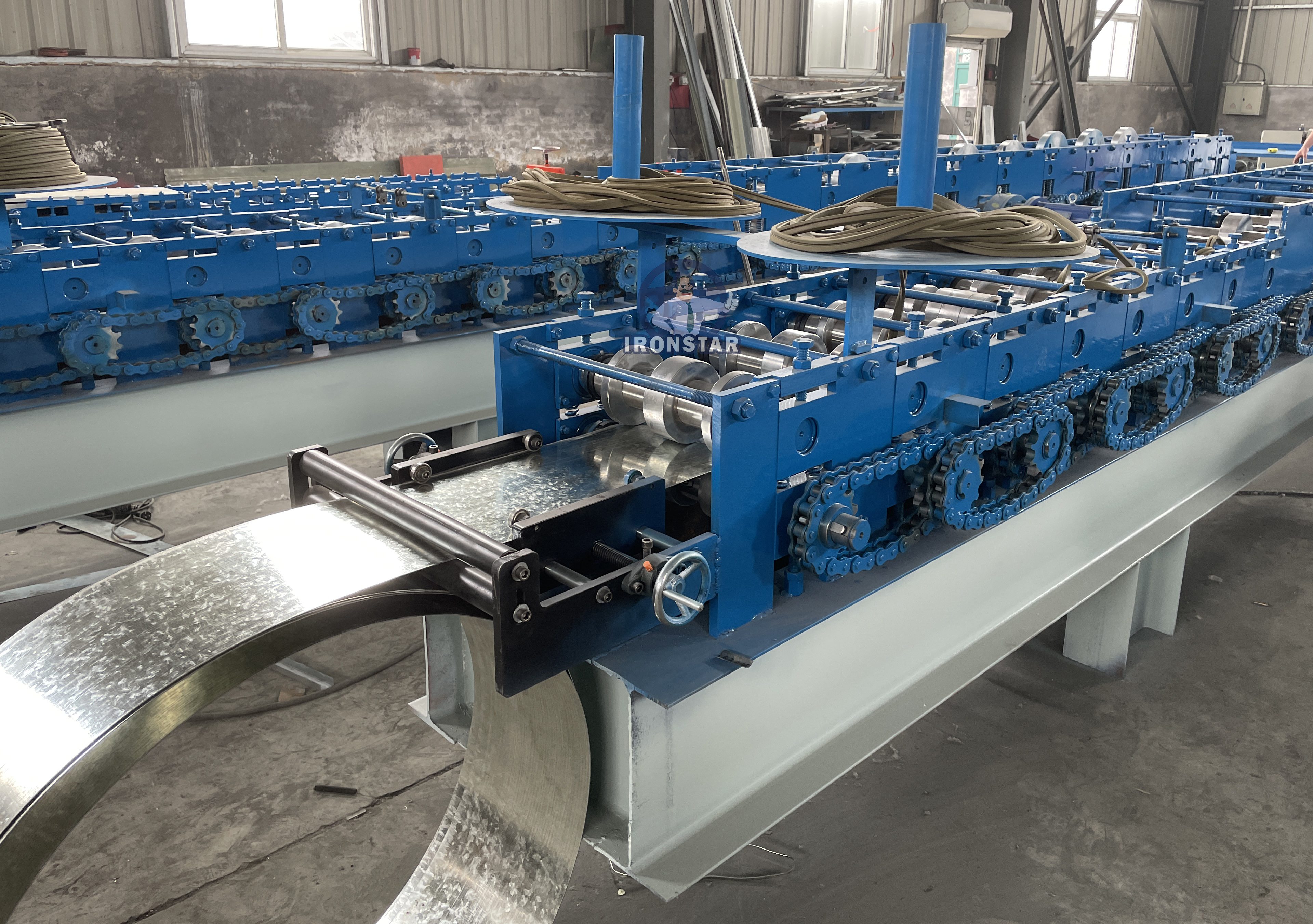 Roll forming machine 5