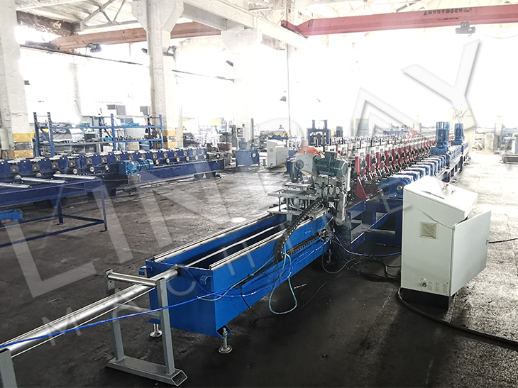Gearbox Drive Cast Iron Structure Photovoltaic Rack Roll Forming Production Line