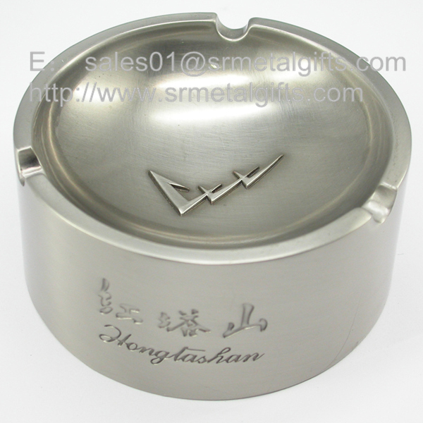 round metal souvenir cigarette ashtrays
