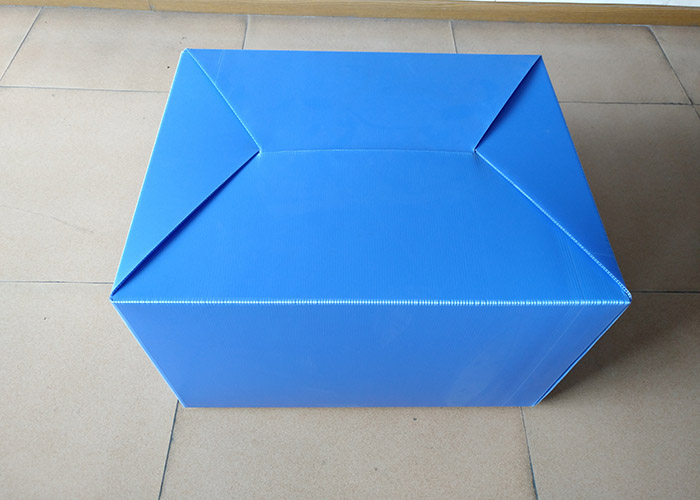 the bottom of the Reusable and Recyclable Corrugated Plastic Boxes 