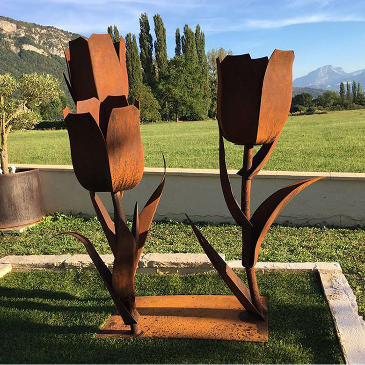 Flower Shaped Beautiful Corten Steel Garden Sculpture For Outdoor Backyard