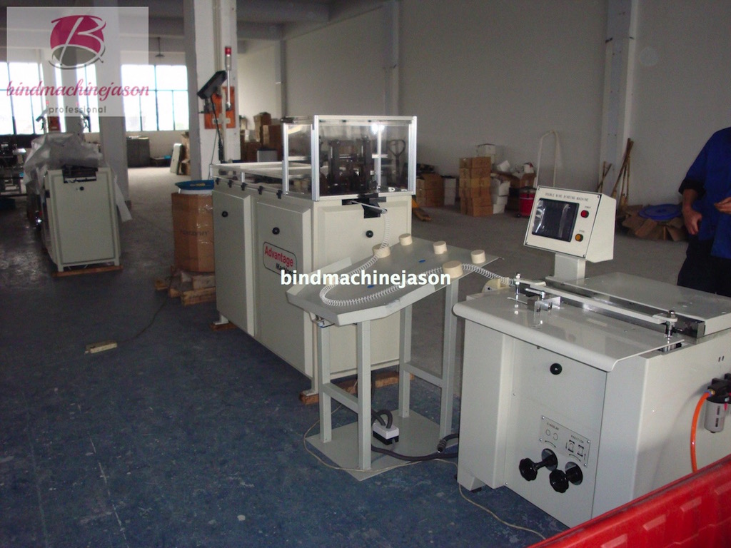 Double wire forming machine inline with spooling wire closer