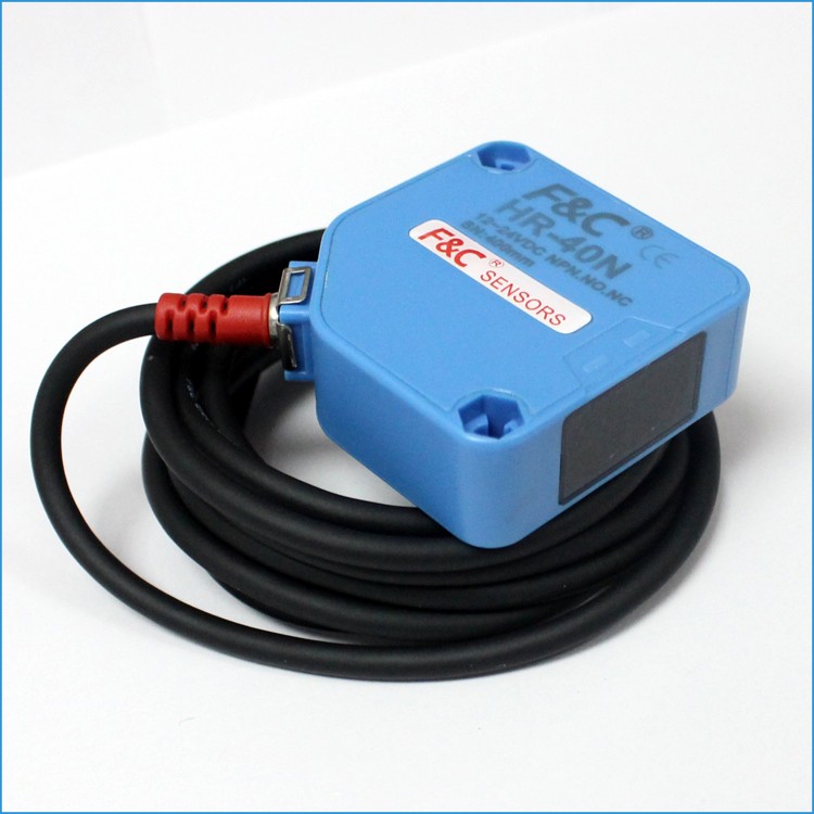 12Volt 4 Wire Reflective Photoelectric Sensors Switch PNP Diffuse Square Sensor.jpg