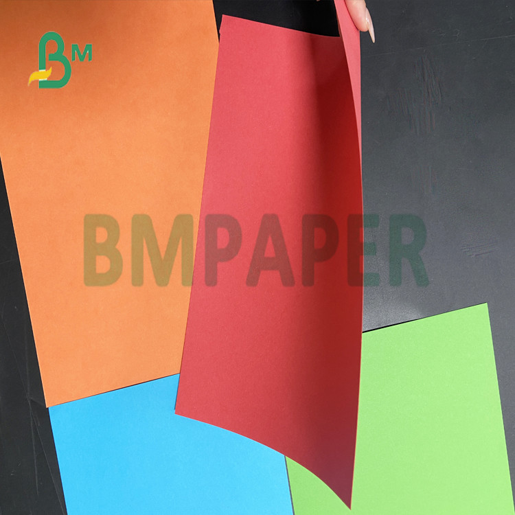 Small Flexibility Uncoated 787mm*1092mm Colorful Bond Paper 