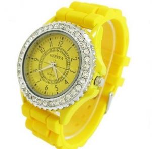 China Hot selling ladies crystal silicone geneva watch on sale 