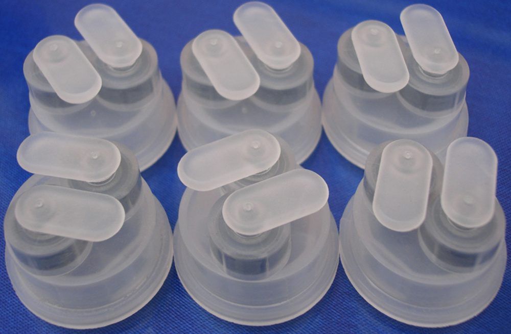 Pharmaceutical Lvp Bottle Non PVC IV Fluid Bag 30mm 32mm 36mm Bfs Sealing Infusion Cap
