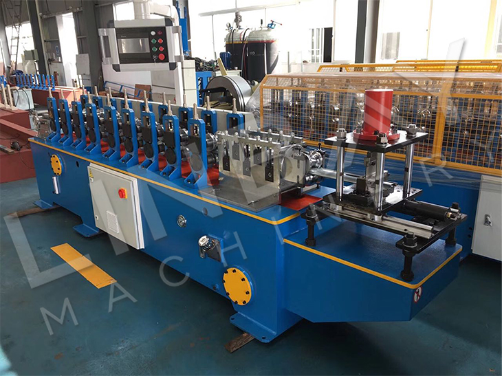 Automatic Fireproof Roller Shutter Slat Roll Forming Production Line With Hydraulic Cut