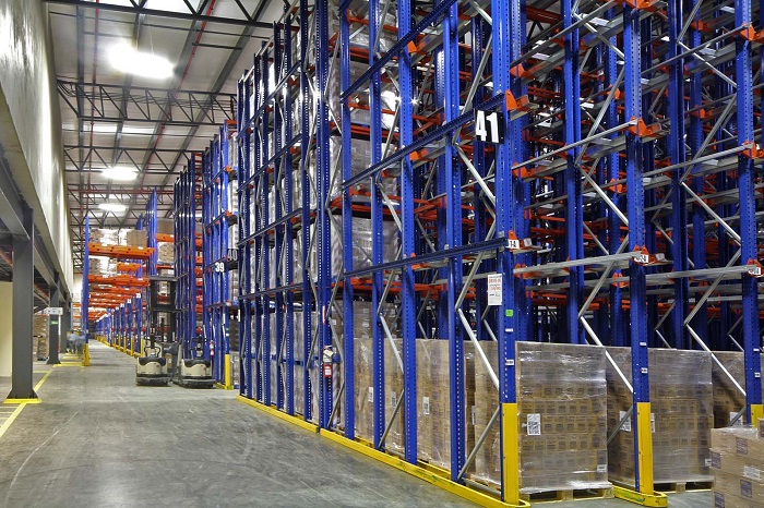 Heavy Duty Drive In Pallet Racking Beam Type Suits for Cold Warehouse Storage 