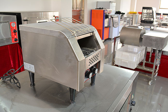 Commercial Stainless Steel 11KG Mini Electric Conveyor Toaster With Cover Bread Making Machine