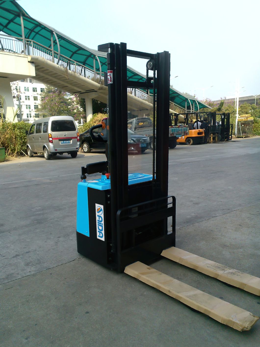 Manufacture Aida Customized High Mast Stacker Forklift Truck