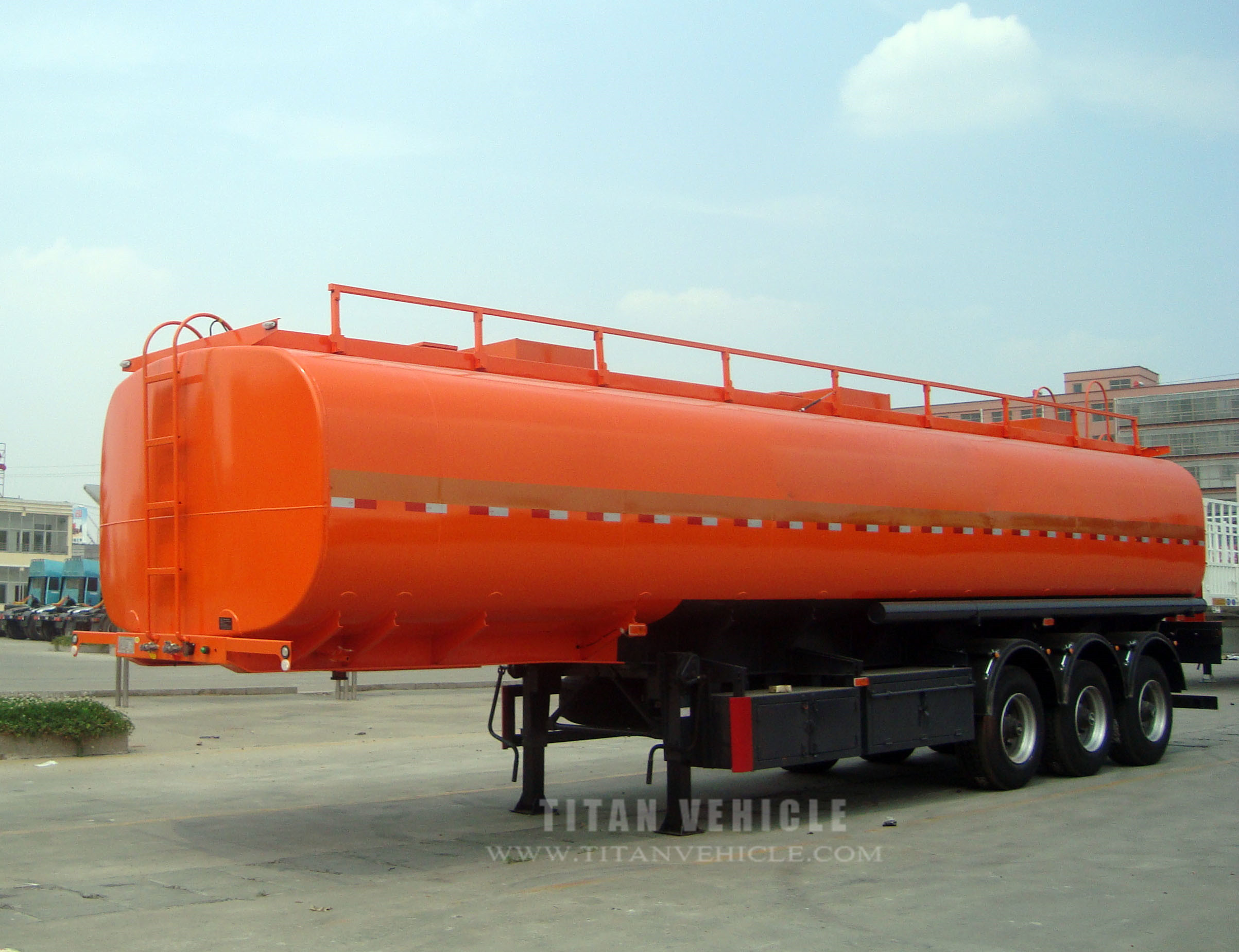 Titan produced the fuel tank trailers service trailers can be divided into separate compartments, each containing different types of oil.