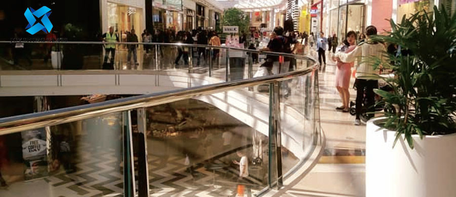 Glass railing guardrail for business center