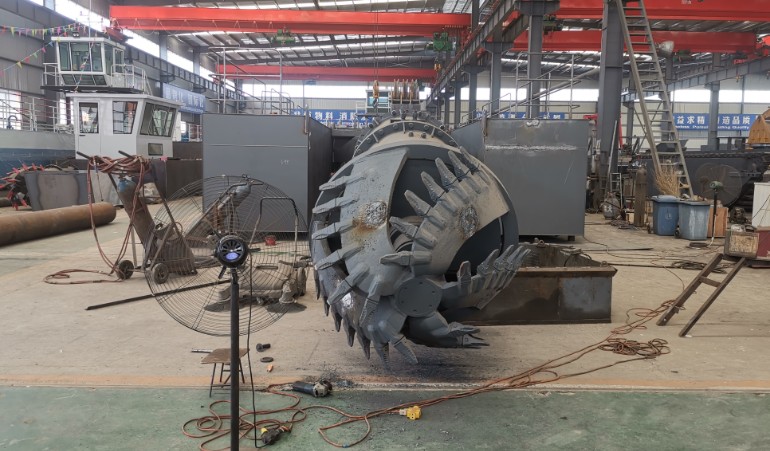 10 inch cutter suction dredger used for dredging river sand