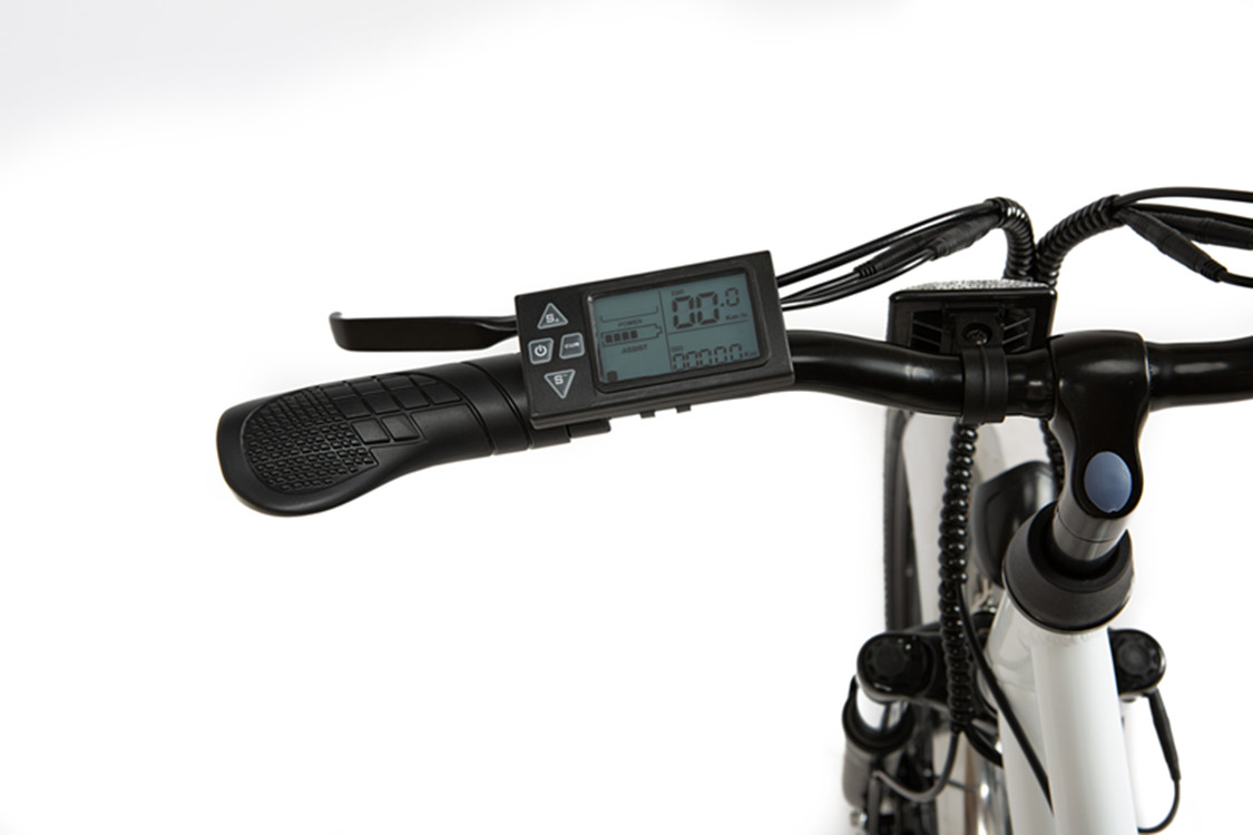 ebikes display show the speeds 