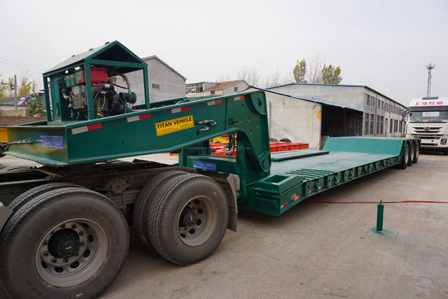 hydraulic gooseneck lowboy trailer with 80 ton payload (3).jpg