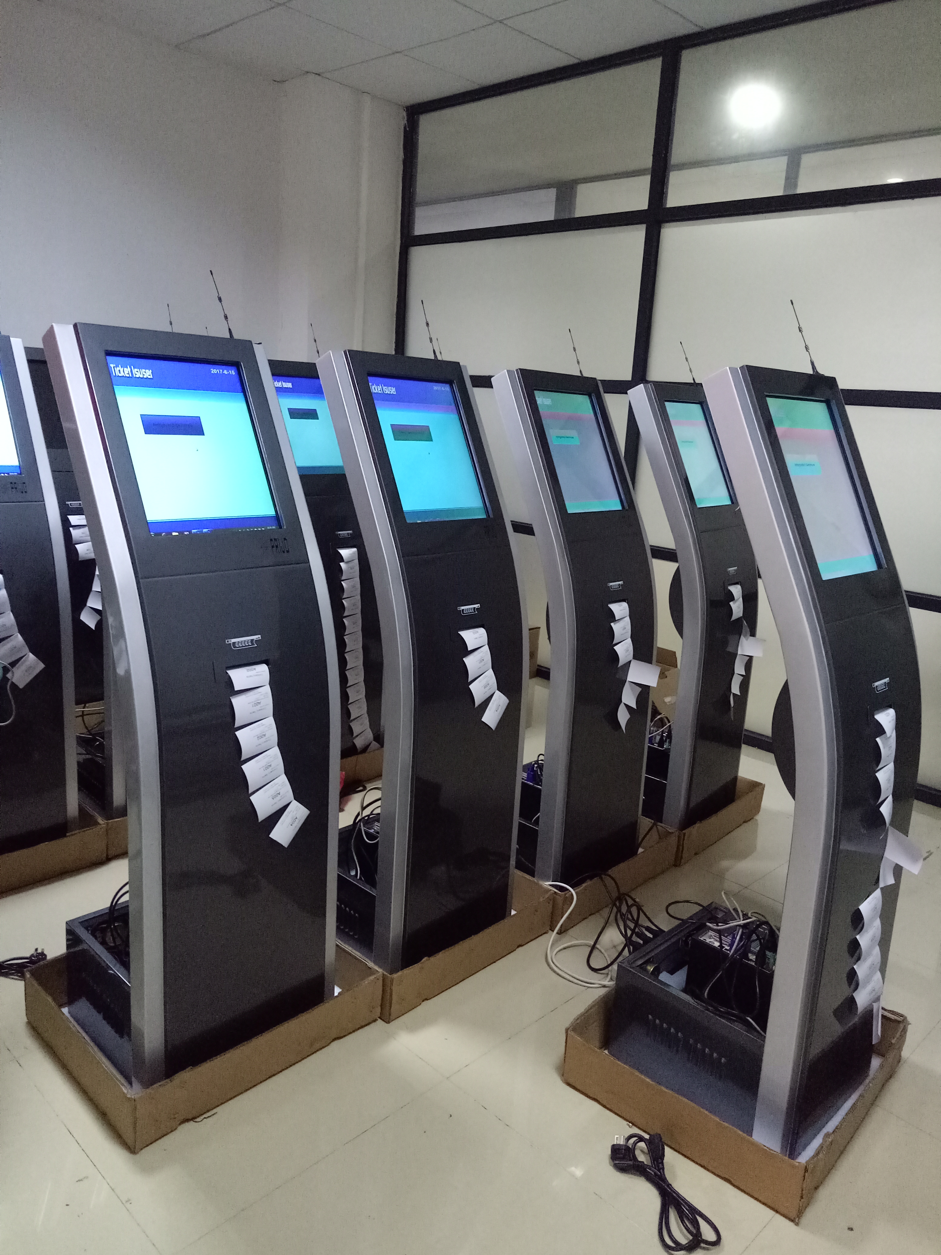 Bank/Hospital/Clinic Service Center Counter QMS Queue Ticketing System