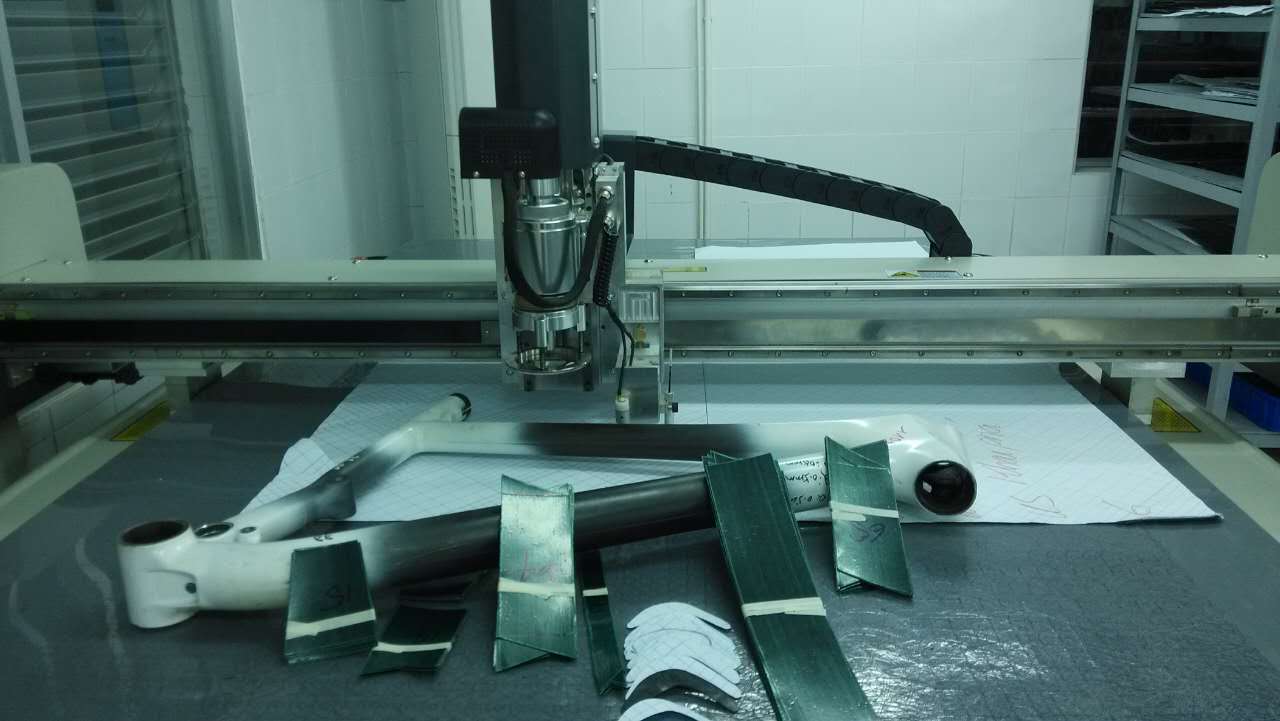 carbon fiber cutting machine