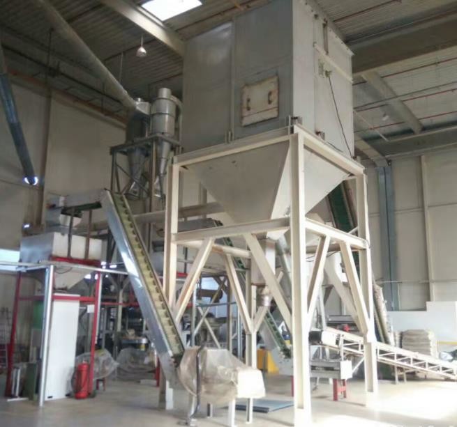 Pellet cooler and pellet packing machine of biomass pellet machine plant