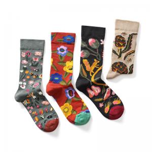 In-stock Wholesale Custom Design Women's Hosiery  Graffiti Skateboard Casual Jacquard Socks Manufacturer