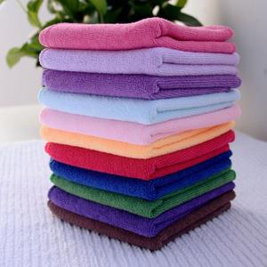 China 25*25cm Absorbent Microfiber multifunctional Square Face Towel Hand Towel Cleaning Towel supplier