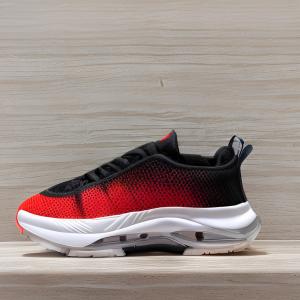 China Leisure Custom Men's Sneakers Breathable Anti Slip Men's Sports Shoes supplier