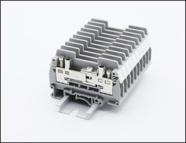 Ni стали блока терминала M4 латунного винта 57A 800V покрыл ширину 8.2mm PA66 PBT/UL94-V0