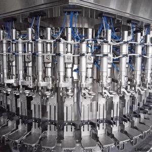 China Automatic Carbonated Filling Machine With Production Capacity Of 3000-24000BPH supplier