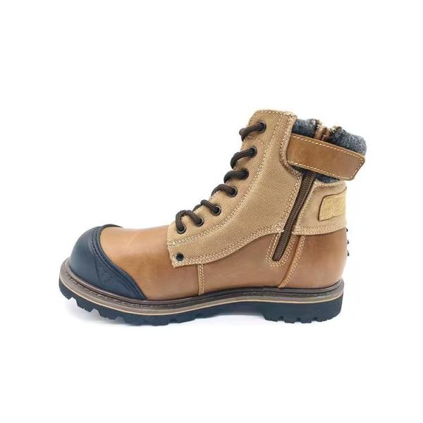 China Steel Toe Style Martin Boots with Round Toe and Rubber Outsole for Ankle Support supplier