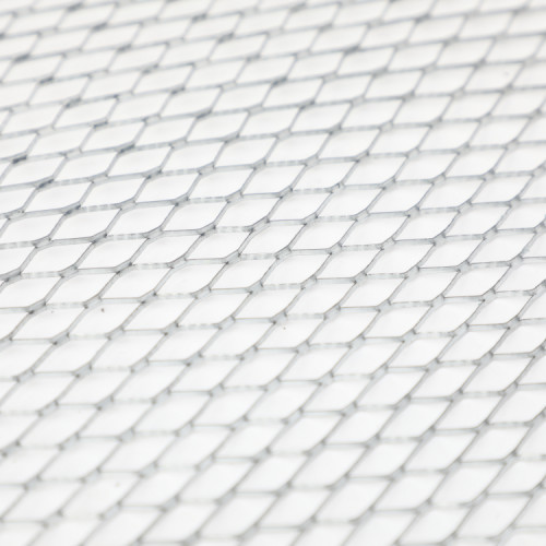 Feuille de treillis métallique déployé à résistance accrue à la fissuration, classe de poids 3,4 lb/yd² pour enduit