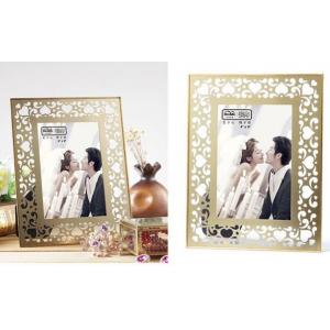 China Clear Double Glass Photo Frame , Glass And Metal Picture Frames For Store Decor supplier