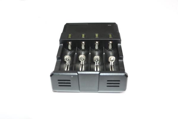 AA / AAA Ni-MH 18650 Battery Charger 4 Bay Vape Charger With LCD Display