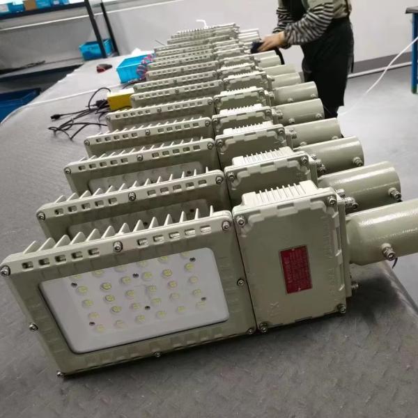 Proyector de luz a prueba de chispas para industrias farmacéuticas con diseño a prueba de chispas y CCT Ra ≥80