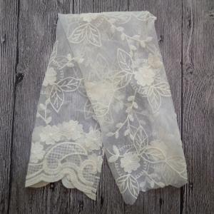China White Embroidered Mesh Ivory Floral Lace Fabric , 130cm Wide Cotton Lace Dress Fabric supplier