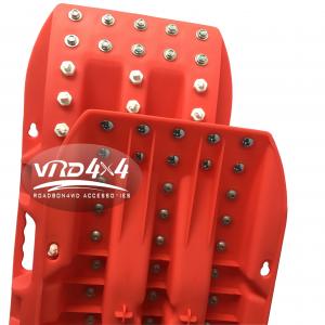 New Design Off-road PP recovery sand track sand plate with Steel Nails 6.5 thickness capacity 10T