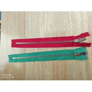 China High Strength One-Piece Die-Cast Zipper Slider for Durable and Wear Resistant Applications wholesale