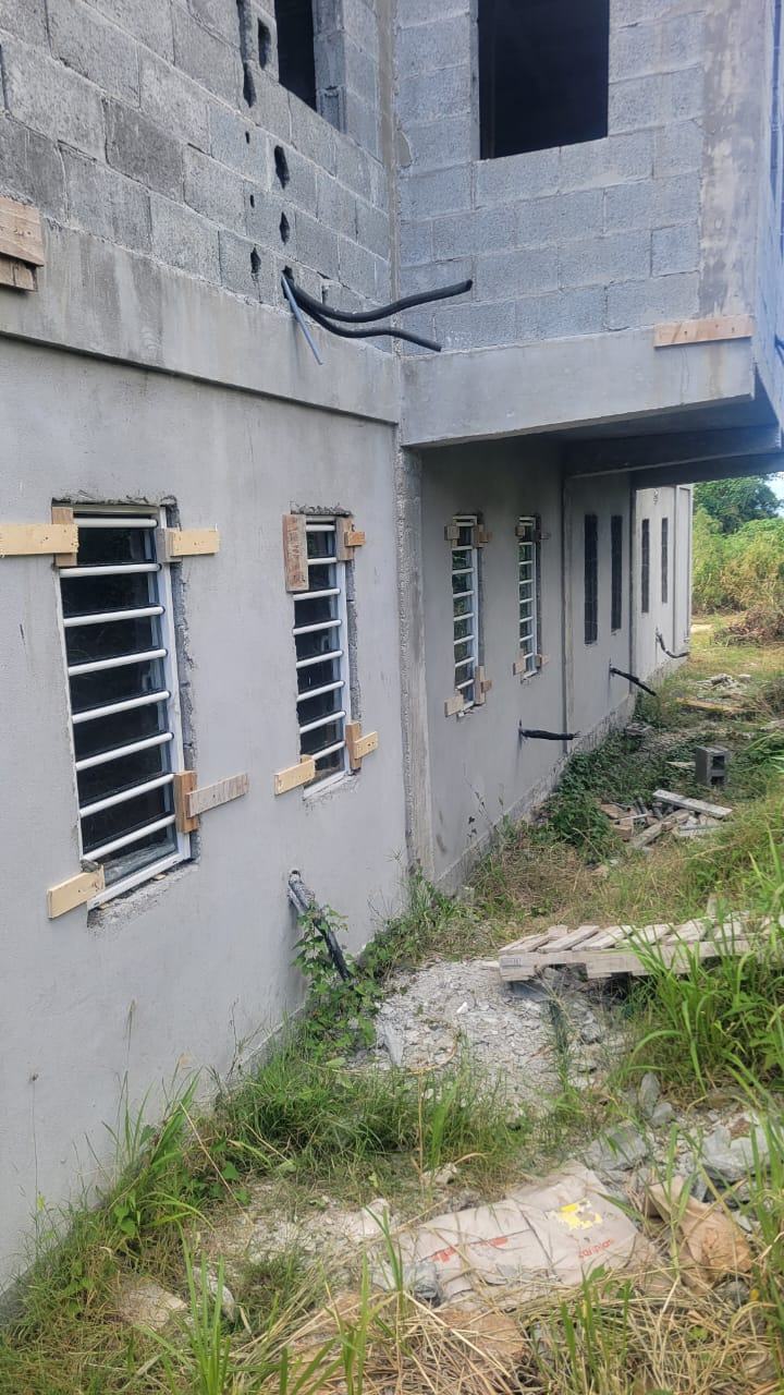 China Customizable Aluminum Louver Glass Window with Adjustable Ventilation supplier