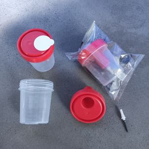 China Máquina de ensamblaje automático de vasos de orina no estándar con interfaz de doble idioma y operación fácil de usar para una velocidad de producción personalizable wholesale